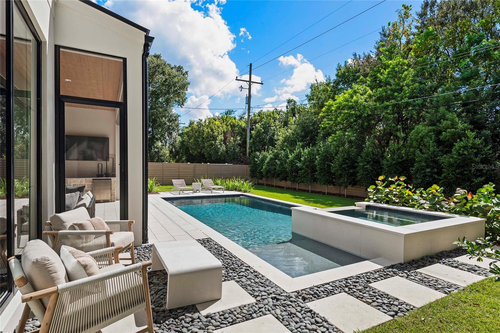 Image 29 of 77 For 1136 Stetson Street