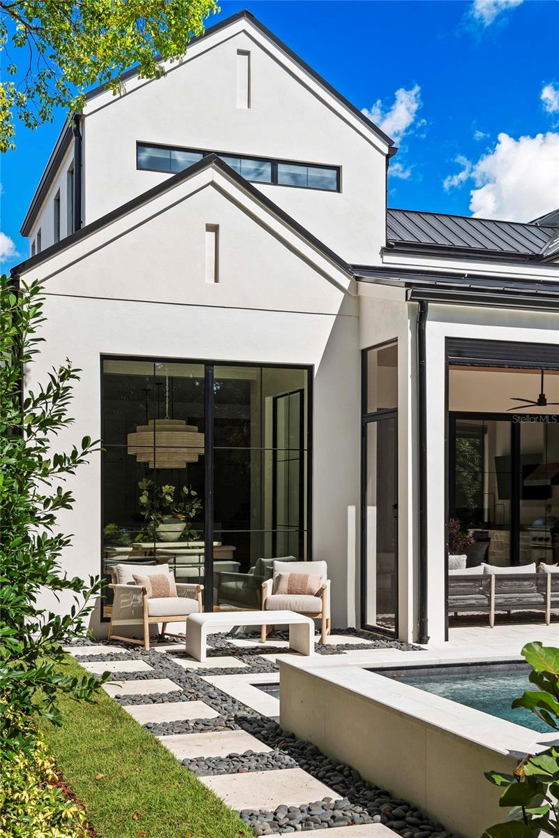 Image 31 of 77 For 1136 Stetson Street