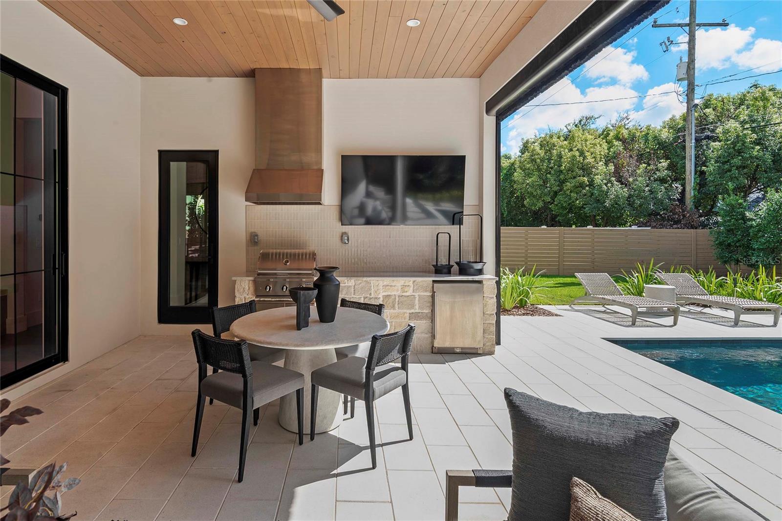 Image 37 of 77 For 1136 Stetson Street