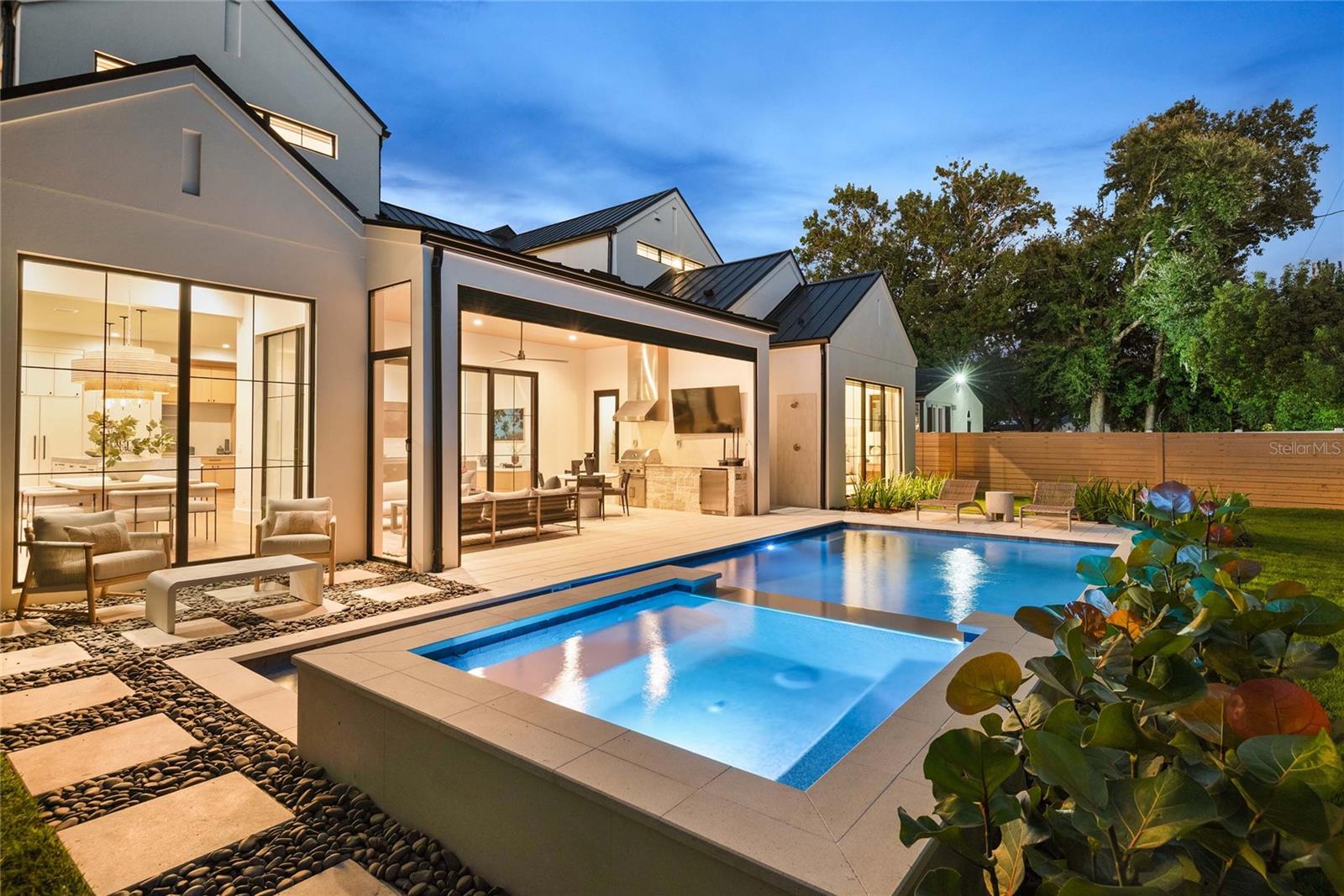 Image 4 of 77 For 1136 Stetson Street