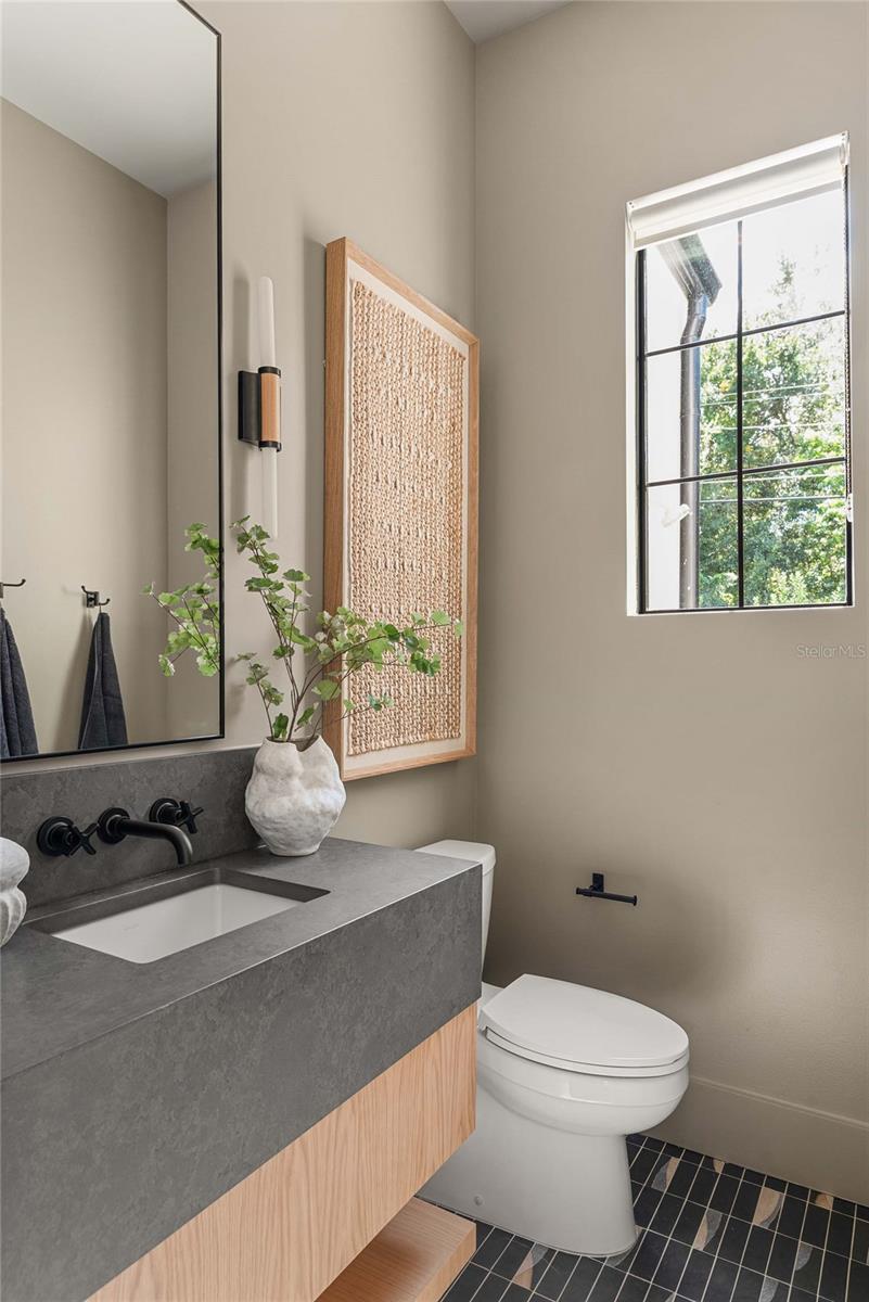 Image 40 of 77 For 1136 Stetson Street