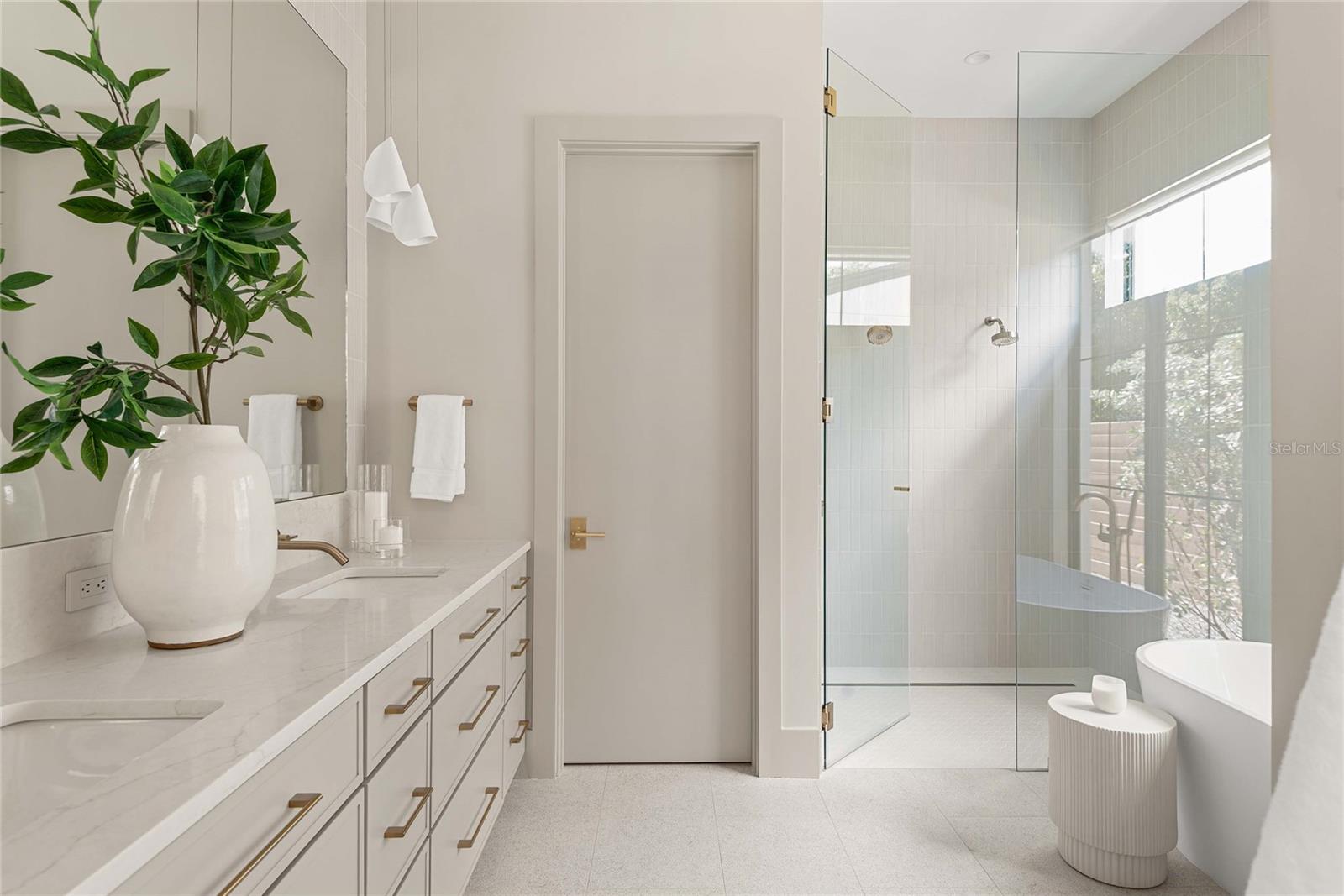 Image 45 of 77 For 1136 Stetson Street