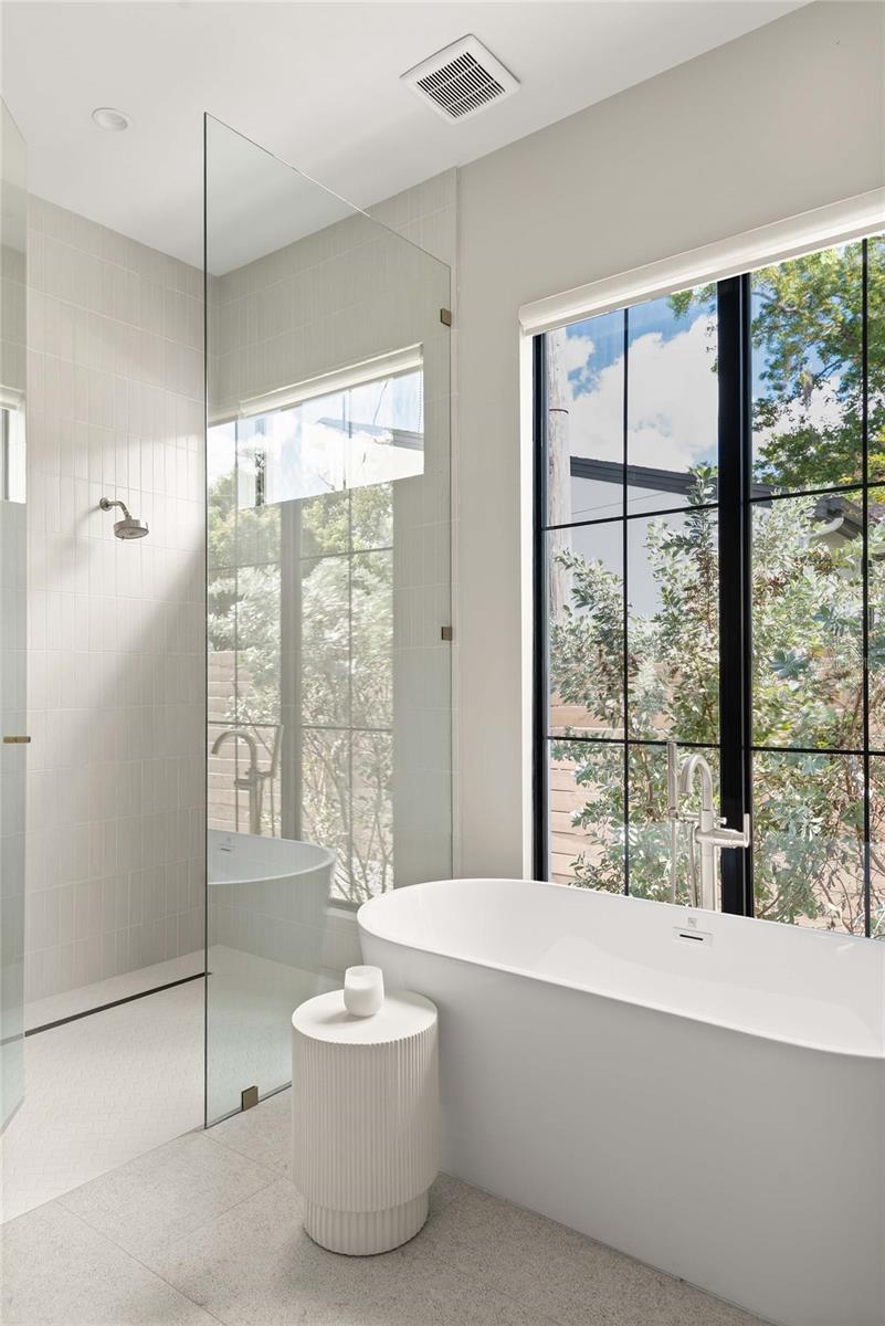 Image 48 of 77 For 1136 Stetson Street