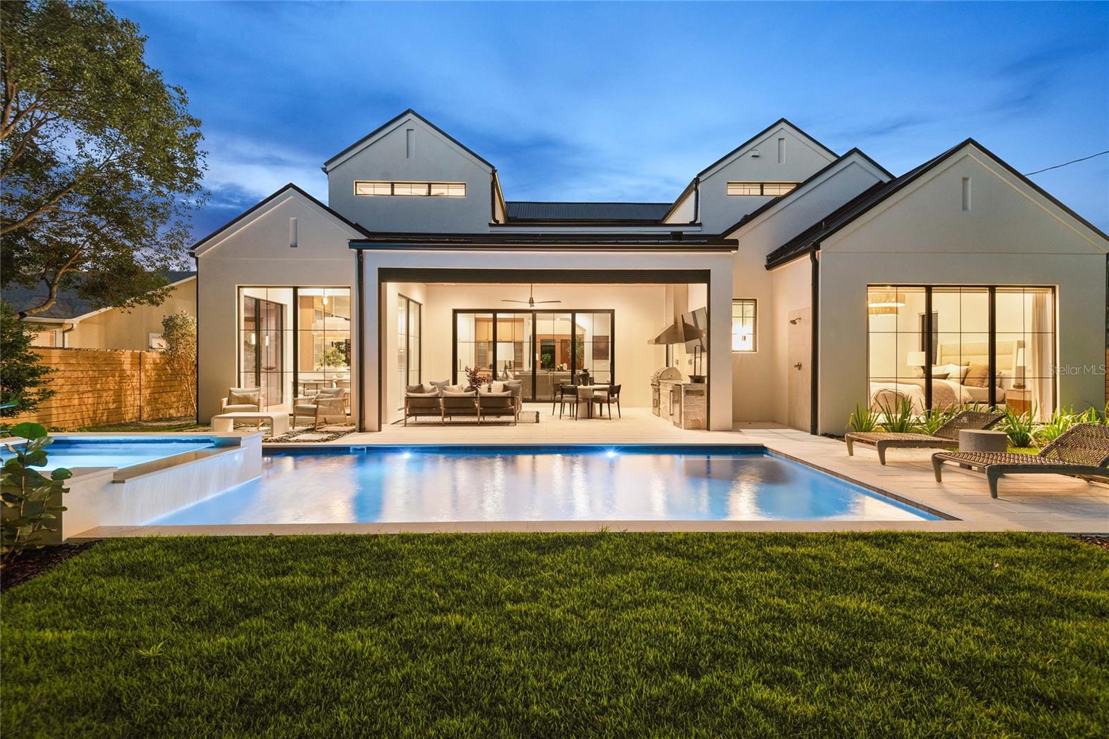 Image 5 of 77 For 1136 Stetson Street