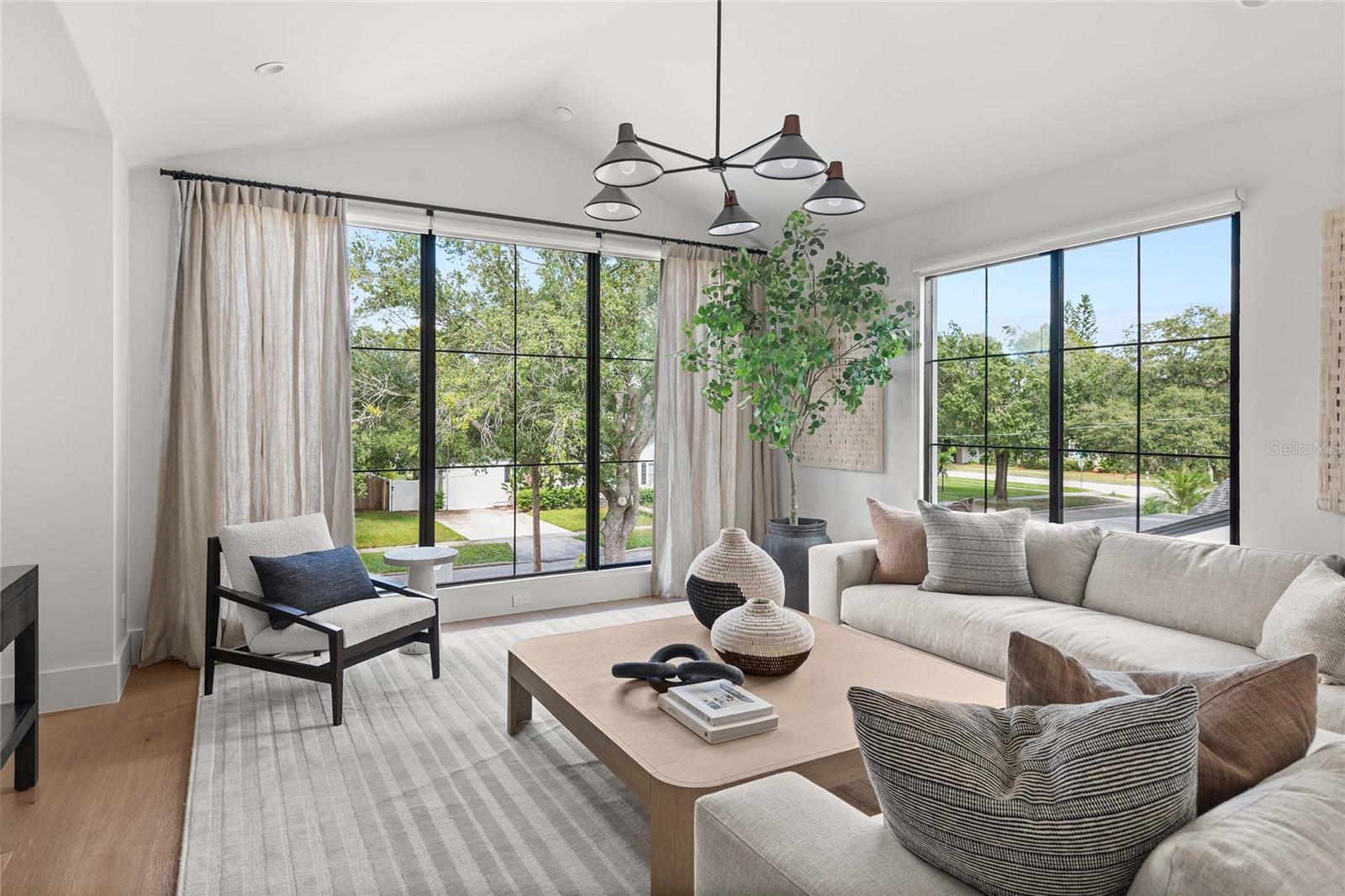 Image 60 of 77 For 1136 Stetson Street