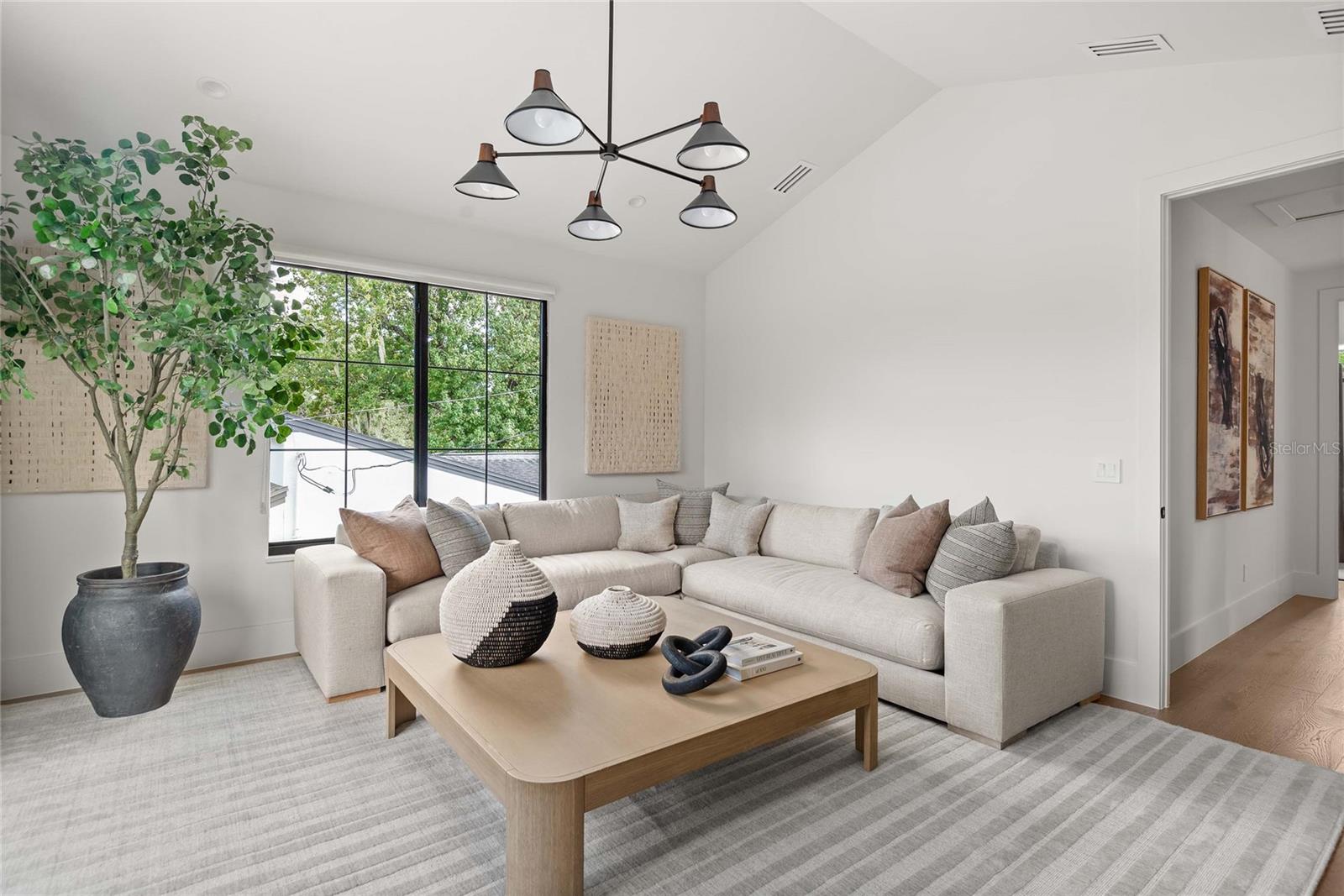 Image 61 of 77 For 1136 Stetson Street