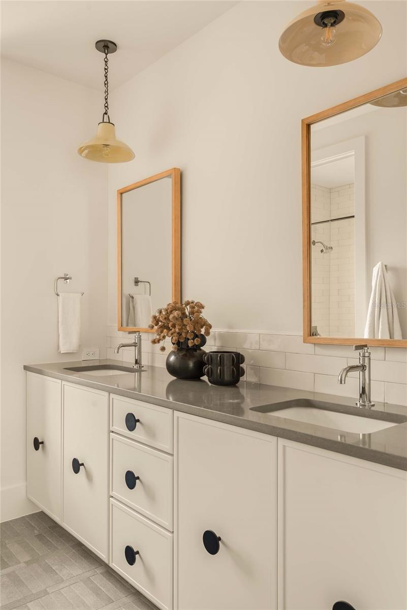 Image 68 of 77 For 1136 Stetson Street