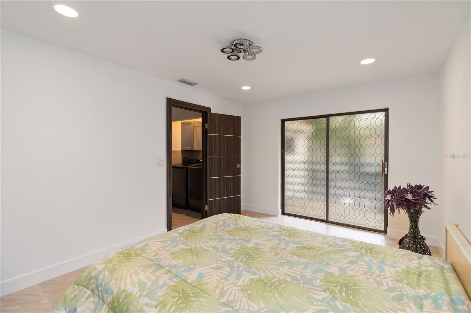 Image 24 of 33 For 1000 Winderley Place 222