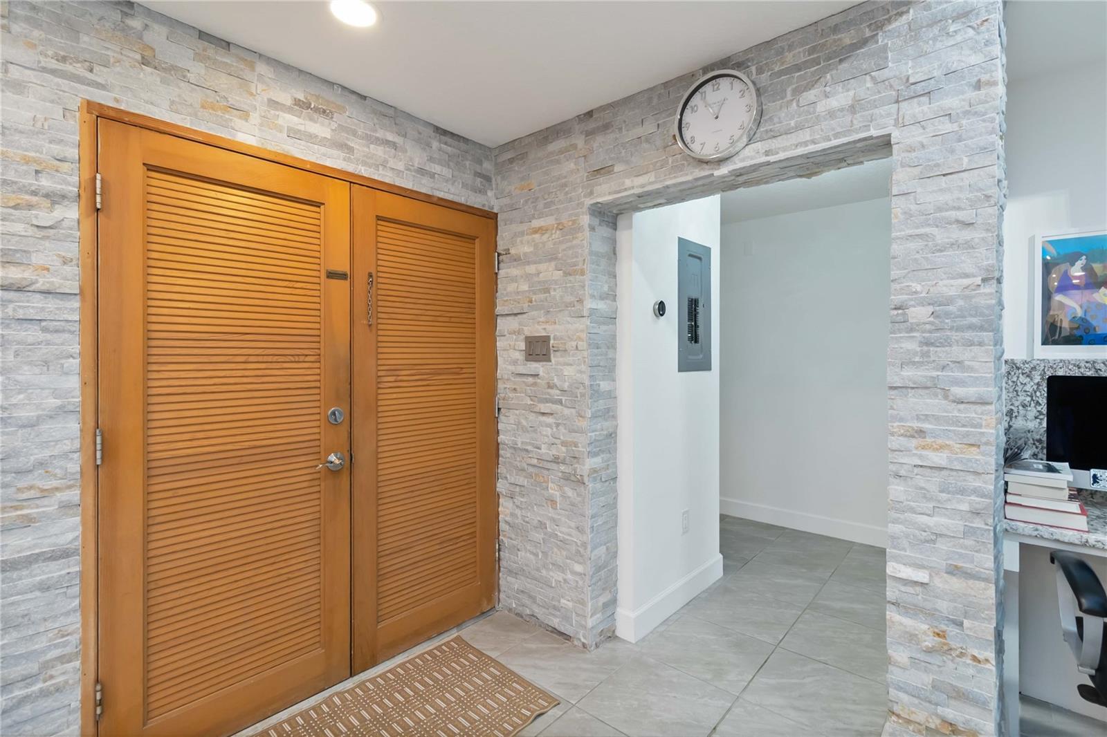 Image 4 of 33 For 1000 Winderley Place 222