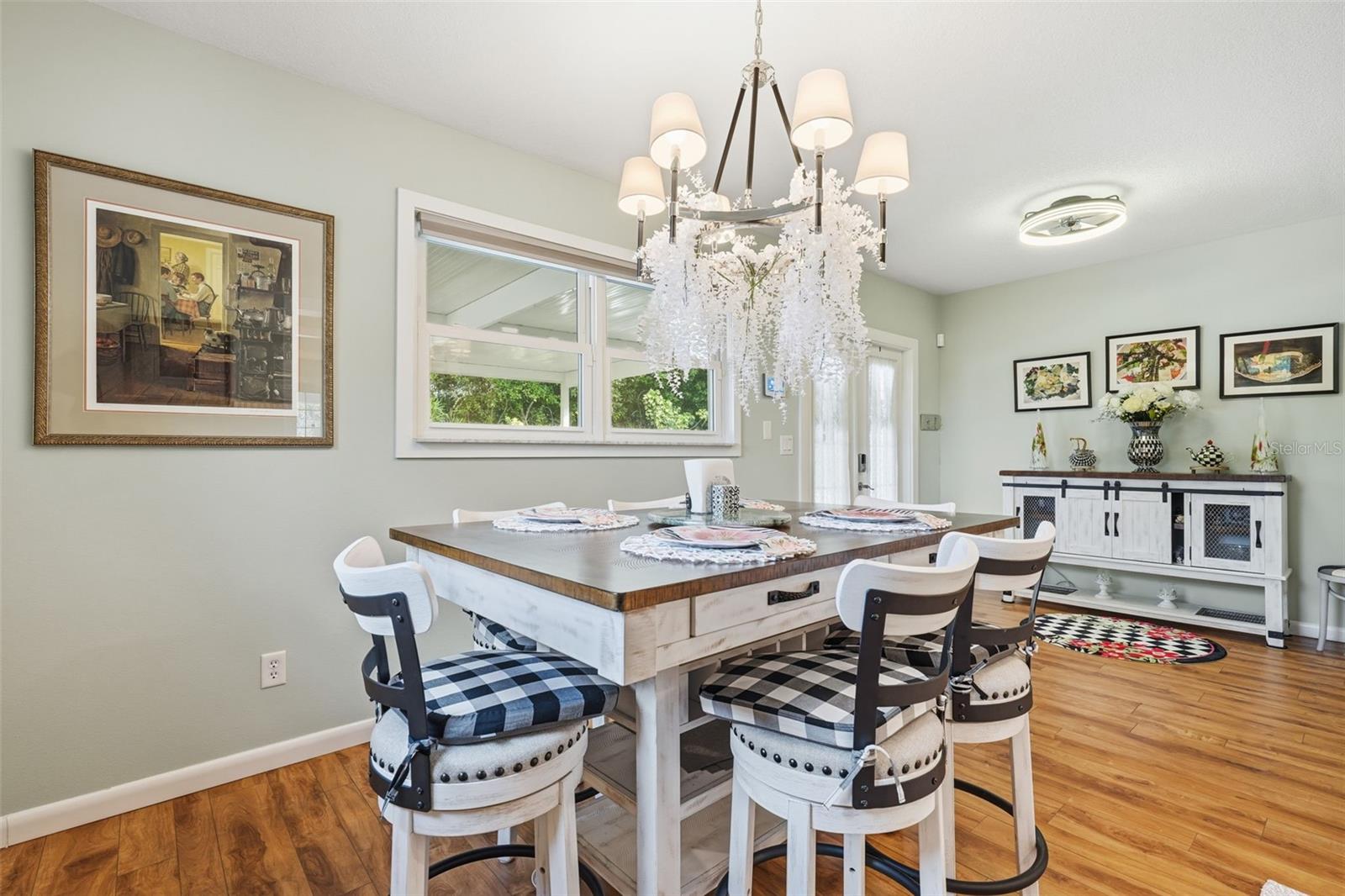 Image 9 of 59 For 198 Lake Franklin Drive