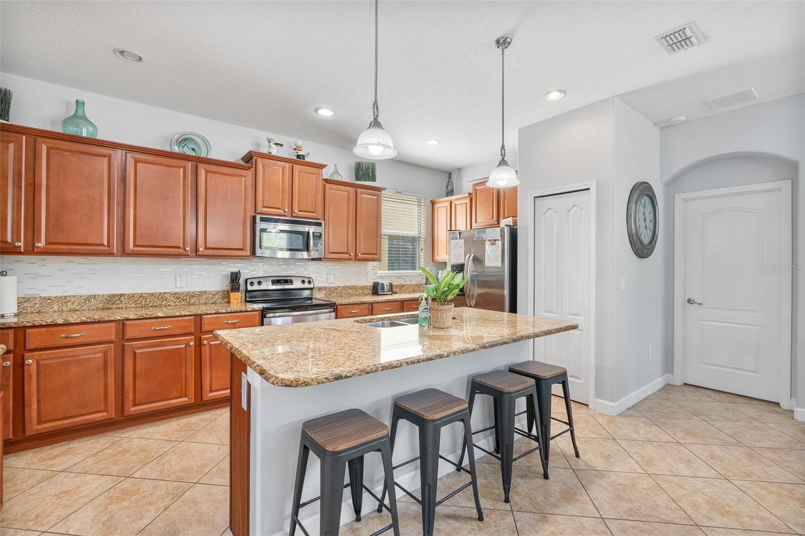 Image 16 of 49 For 8925 Sugar Palm Road