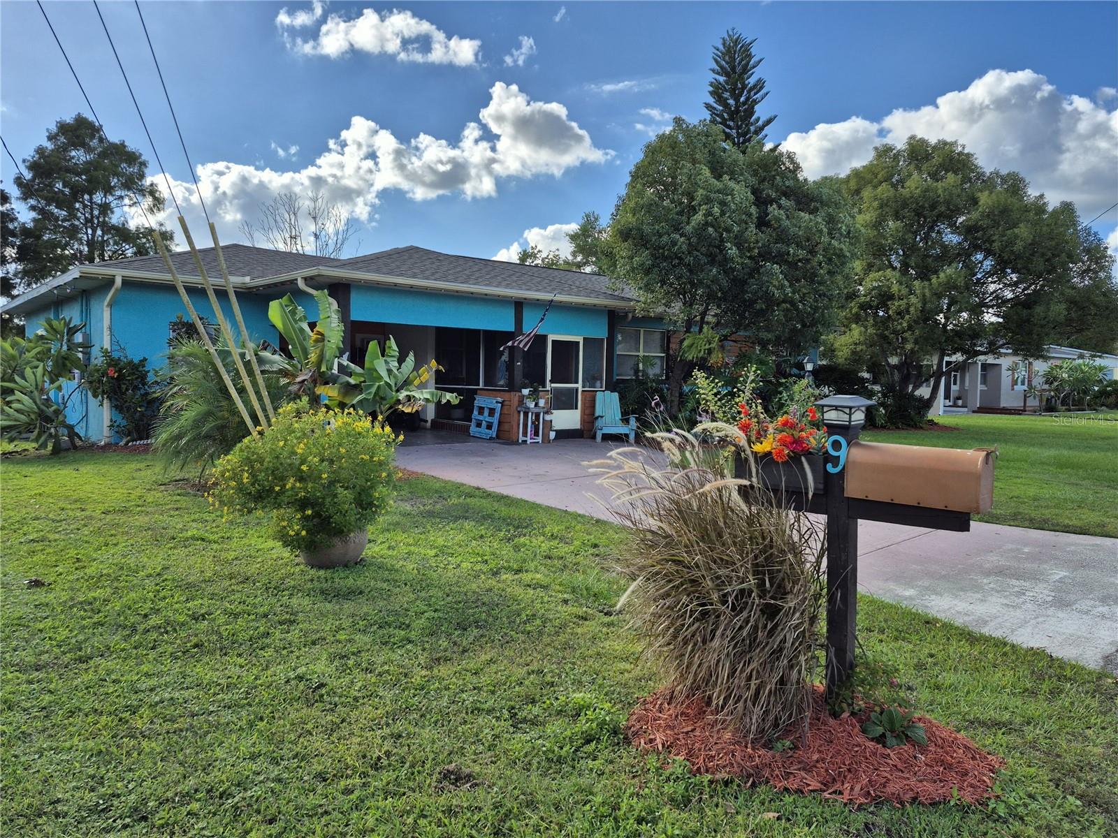 Image 2 of 21 For 9 Poinsettia Drive