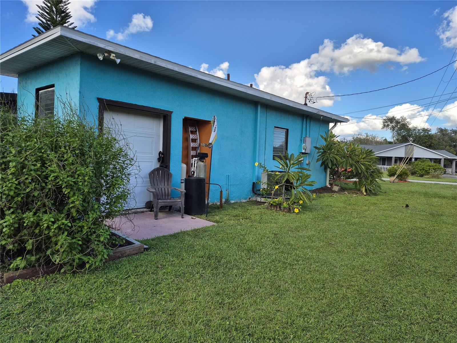 Image 5 of 21 For 9 Poinsettia Drive