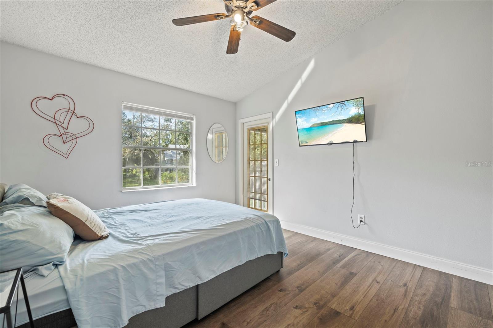 Image 13 of 27 For 6011 Laketree Lane D