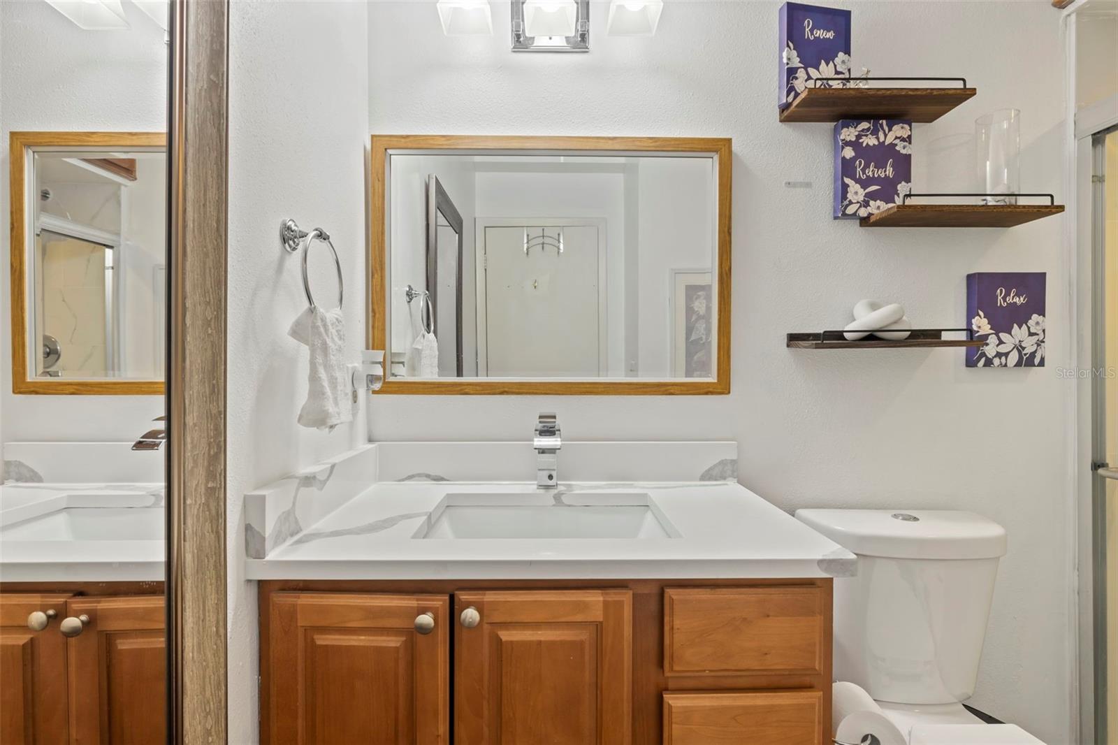 Image 20 of 27 For 6011 Laketree Lane D
