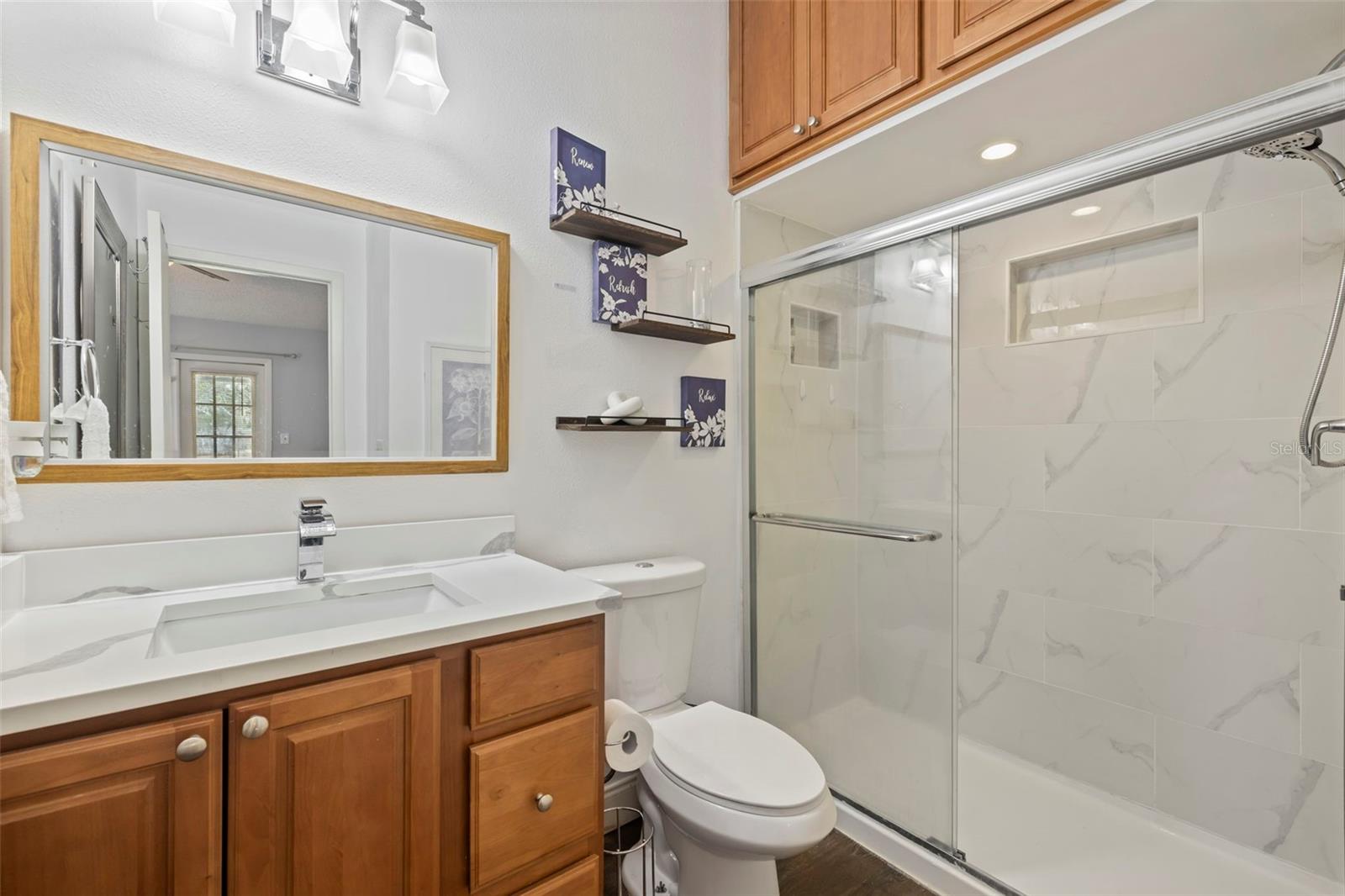 Image 21 of 27 For 6011 Laketree Lane D