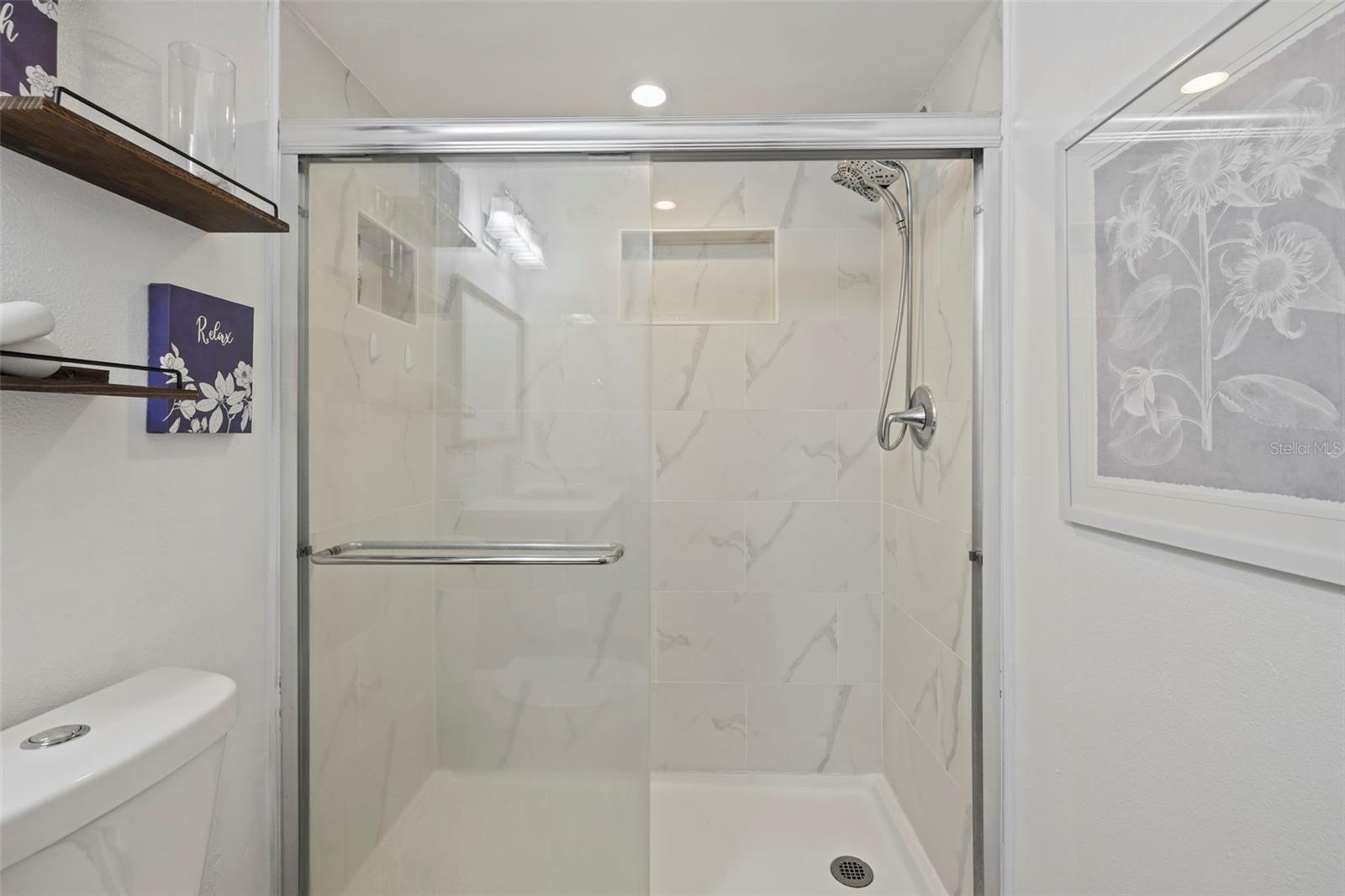 Image 22 of 27 For 6011 Laketree Lane D
