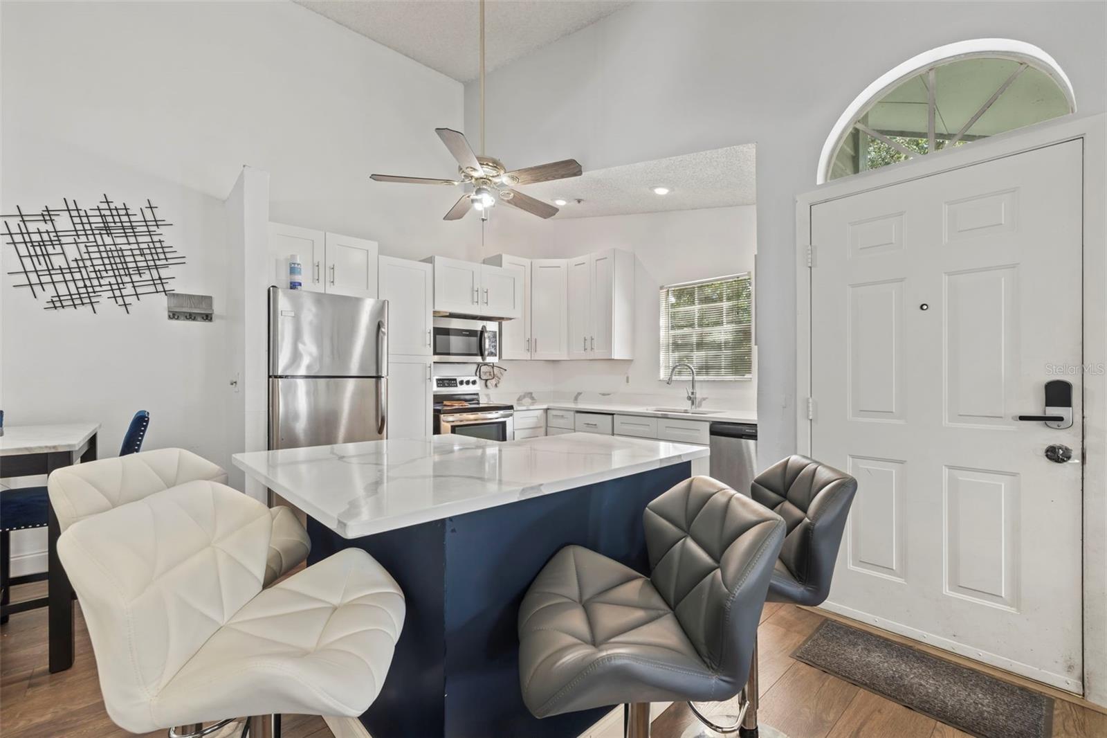 Image 6 of 27 For 6011 Laketree Lane D