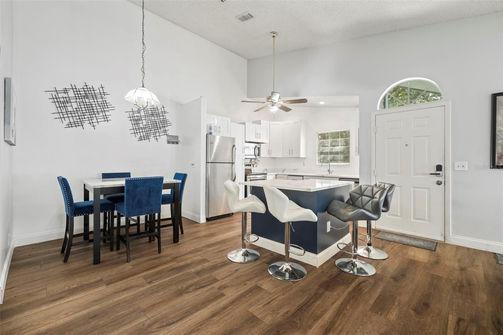 Image 7 of 27 For 6011 Laketree Lane D
