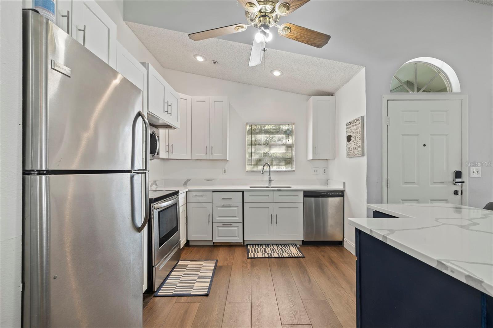 Image 9 of 27 For 6011 Laketree Lane D