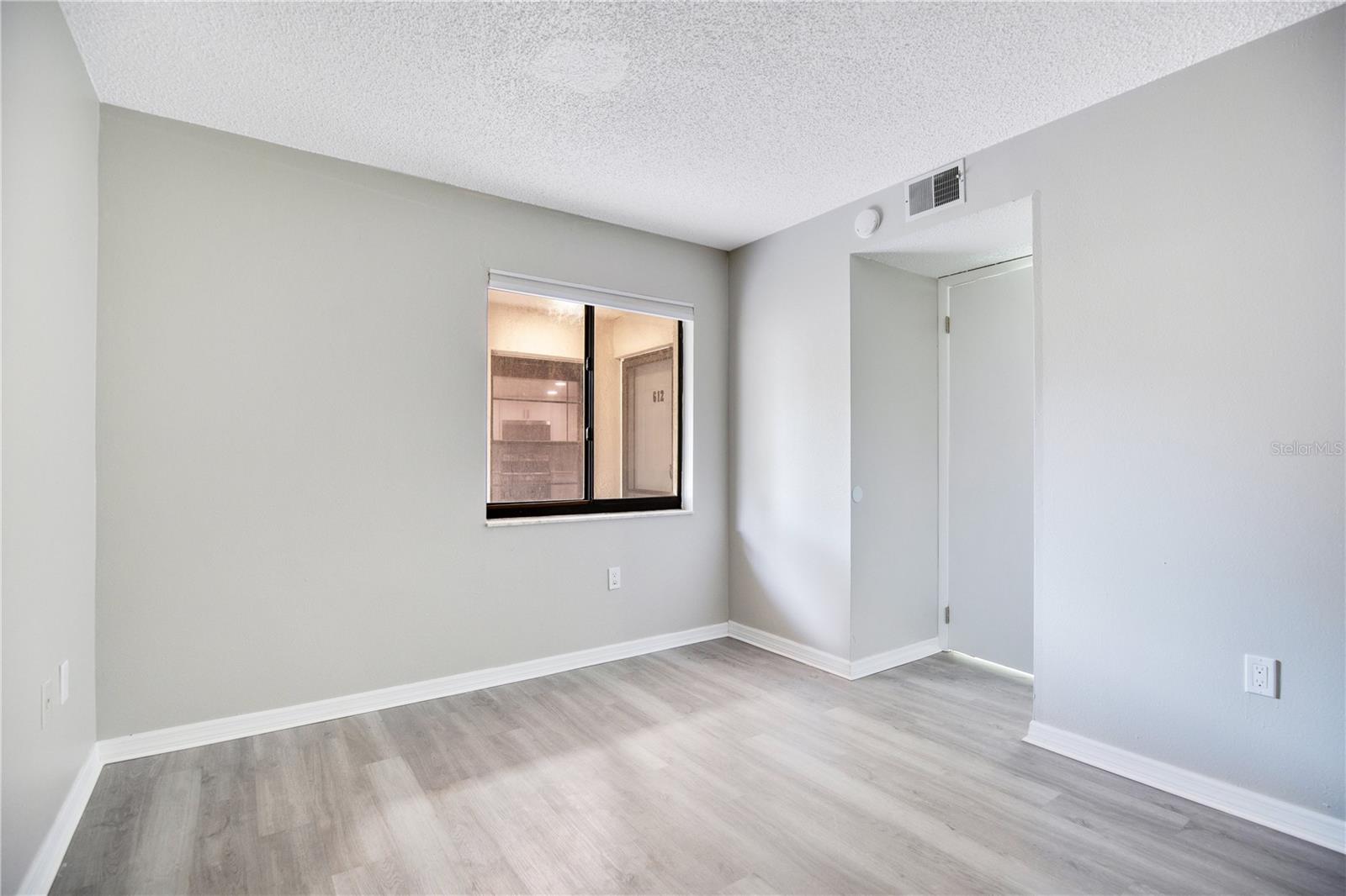 Image 12 of 26 For 1054 Lotus Cove Court 612