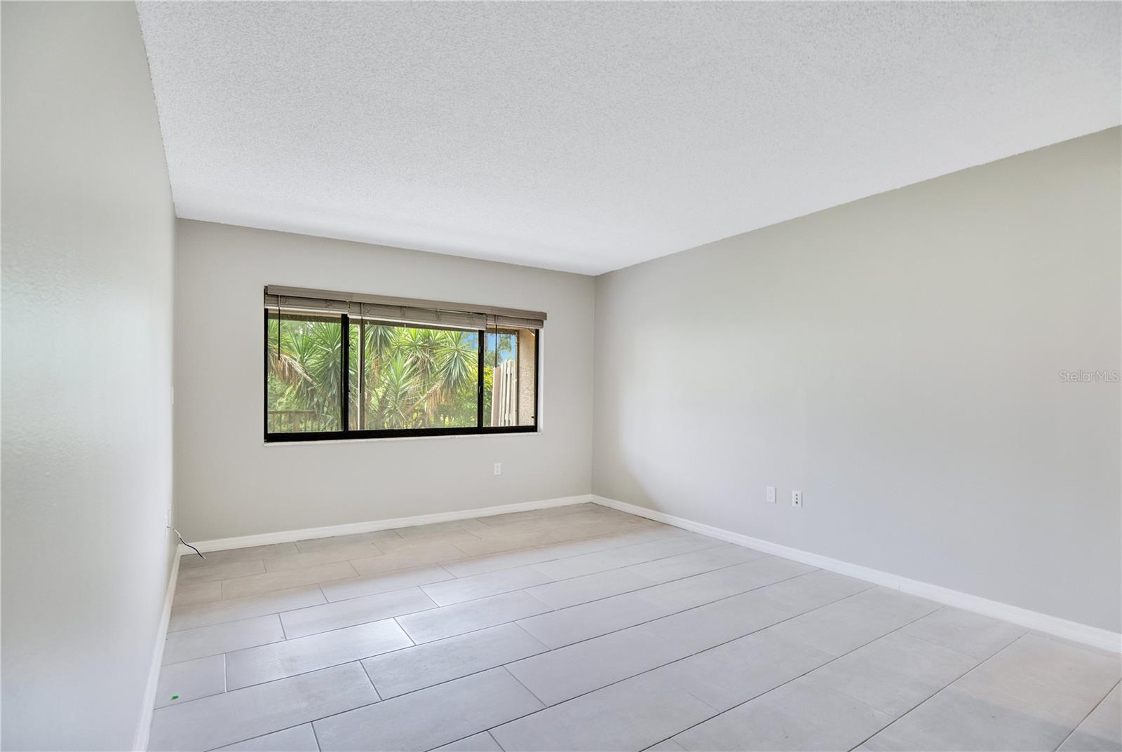 Image 14 of 26 For 1054 Lotus Cove Court 612