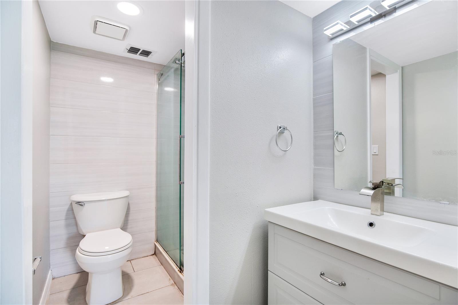 Image 16 of 26 For 1054 Lotus Cove Court 612