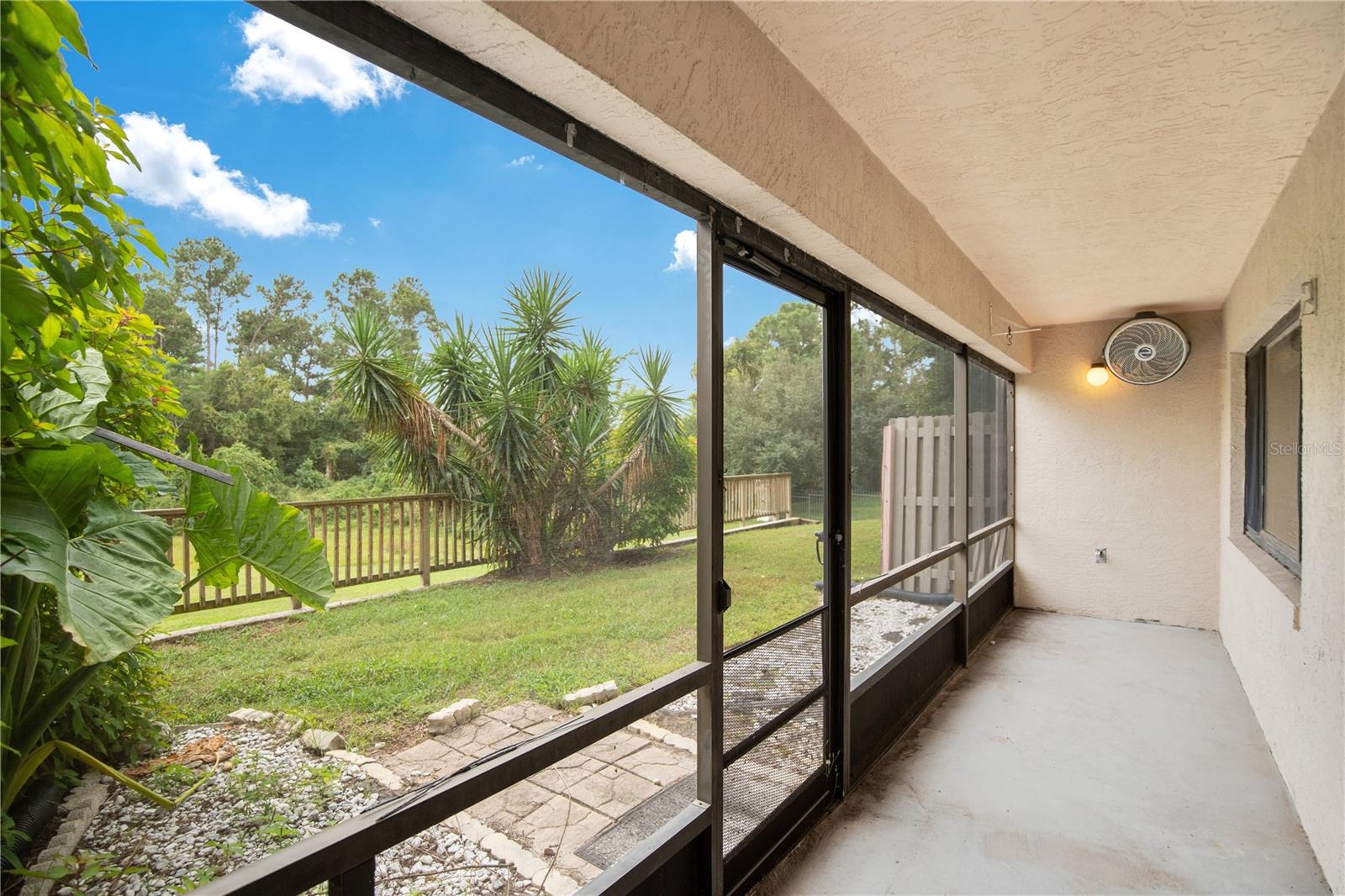 Image 18 of 26 For 1054 Lotus Cove Court 612