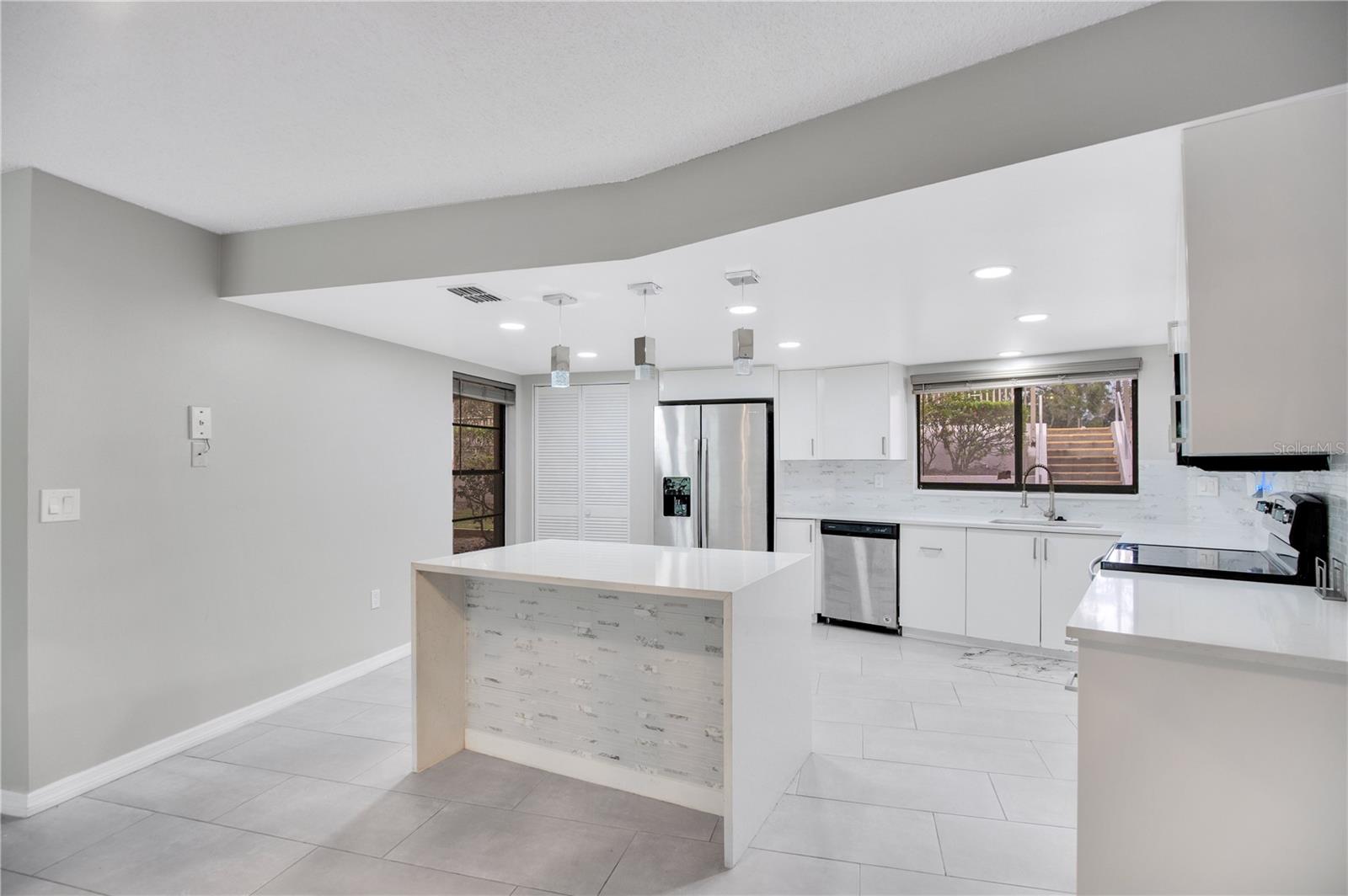 Image 5 of 26 For 1054 Lotus Cove Court 612