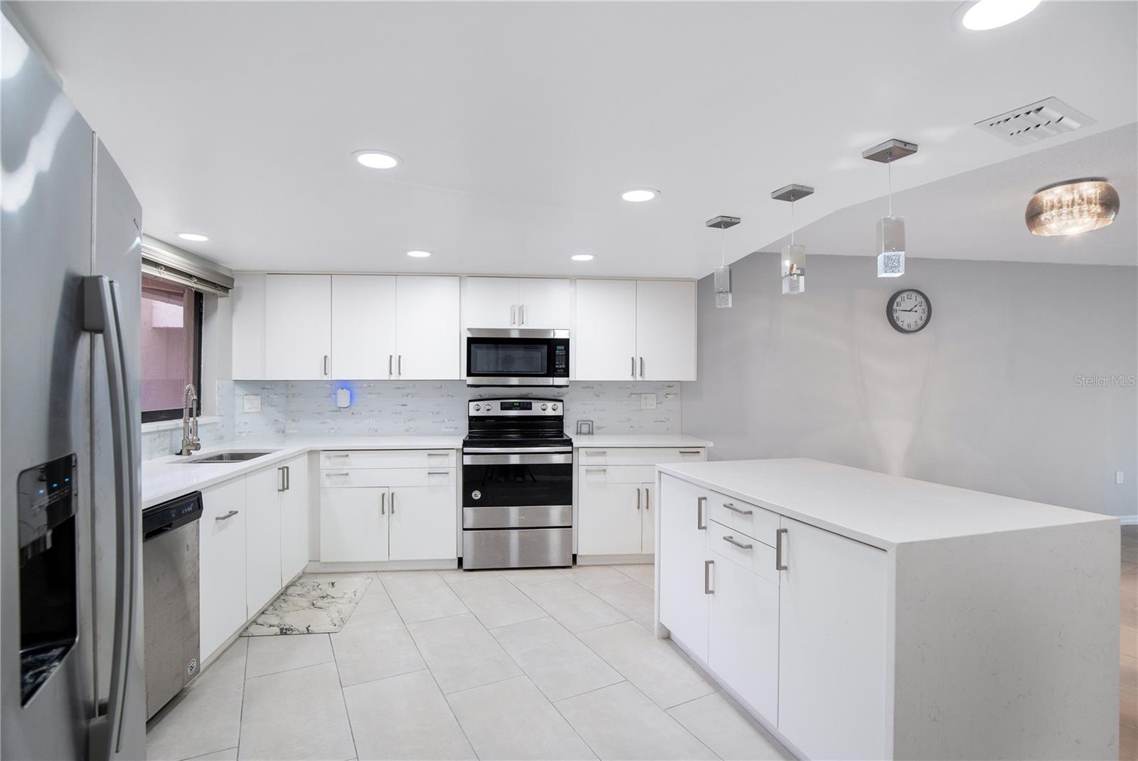 Image 6 of 26 For 1054 Lotus Cove Court 612