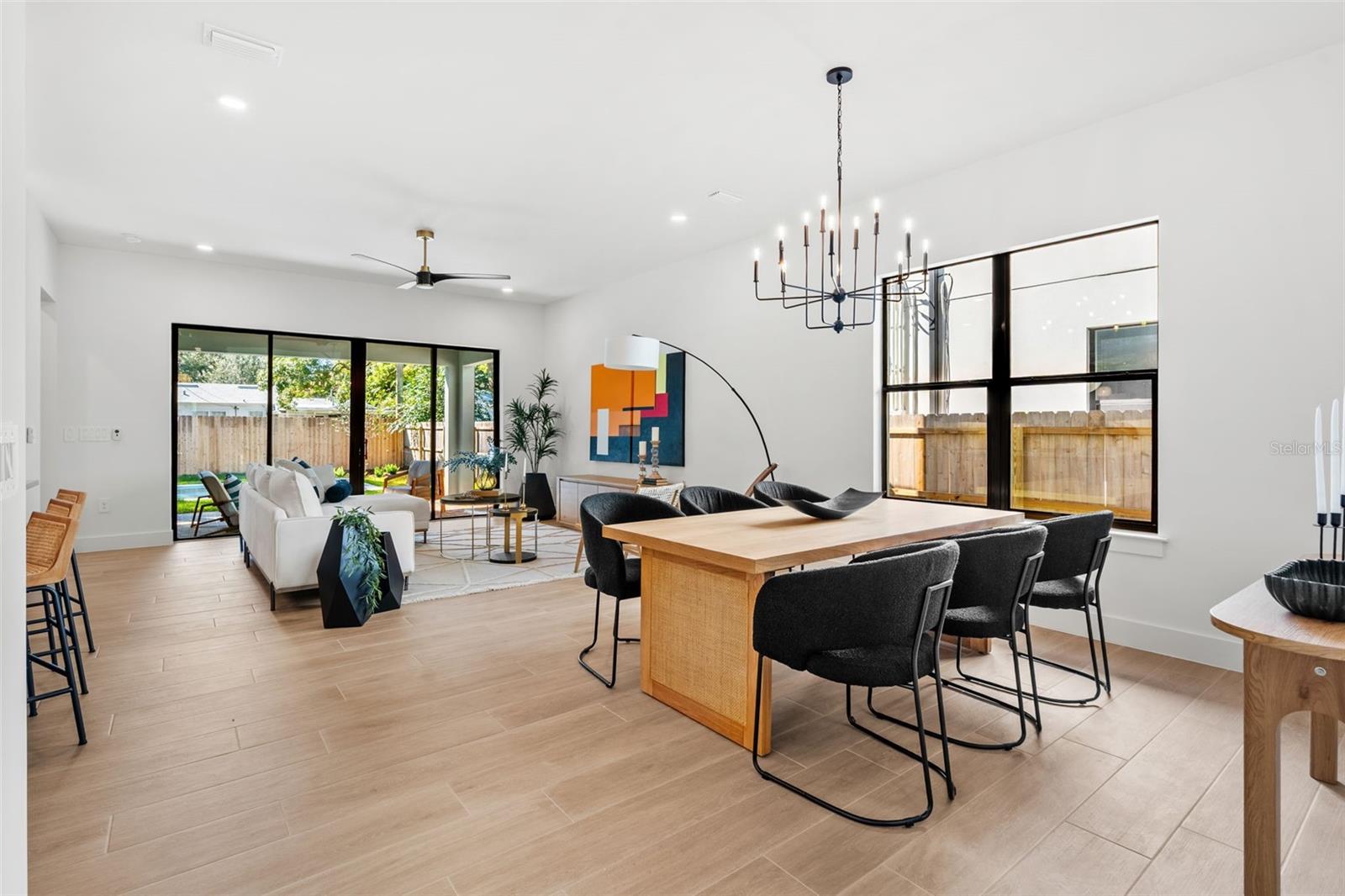 Listing photo id 8 for 1012 Stetson Street