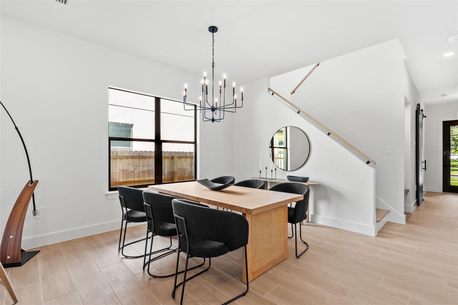 Listing photo id 9 for 1012 Stetson Street