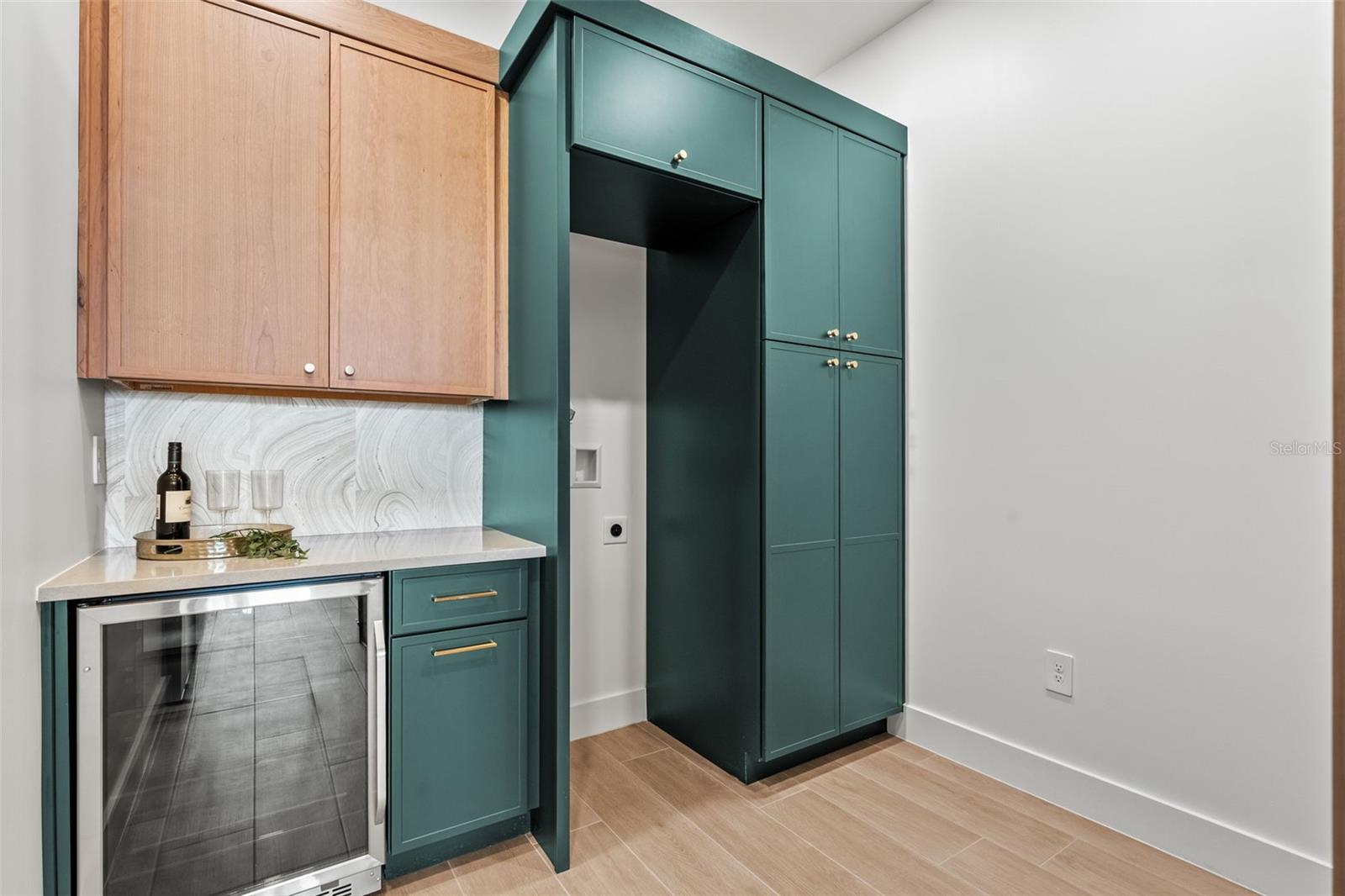 Listing photo id 12 for 1012 Stetson Street