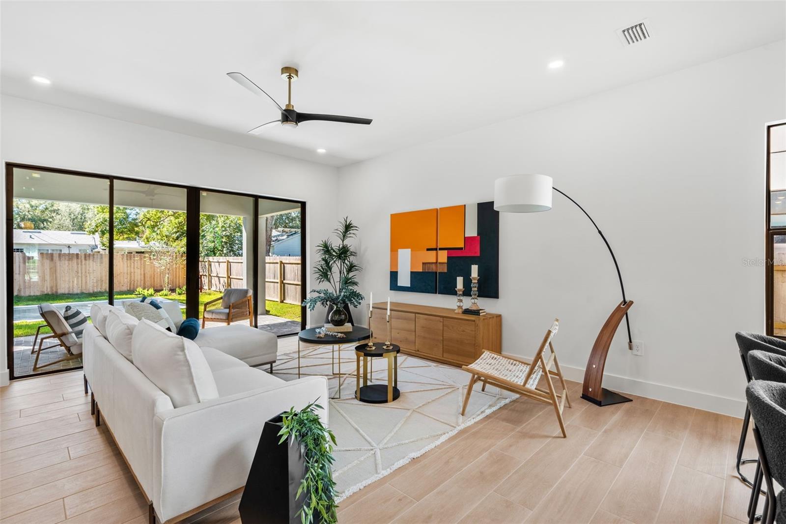 Listing photo id 16 for 1012 Stetson Street