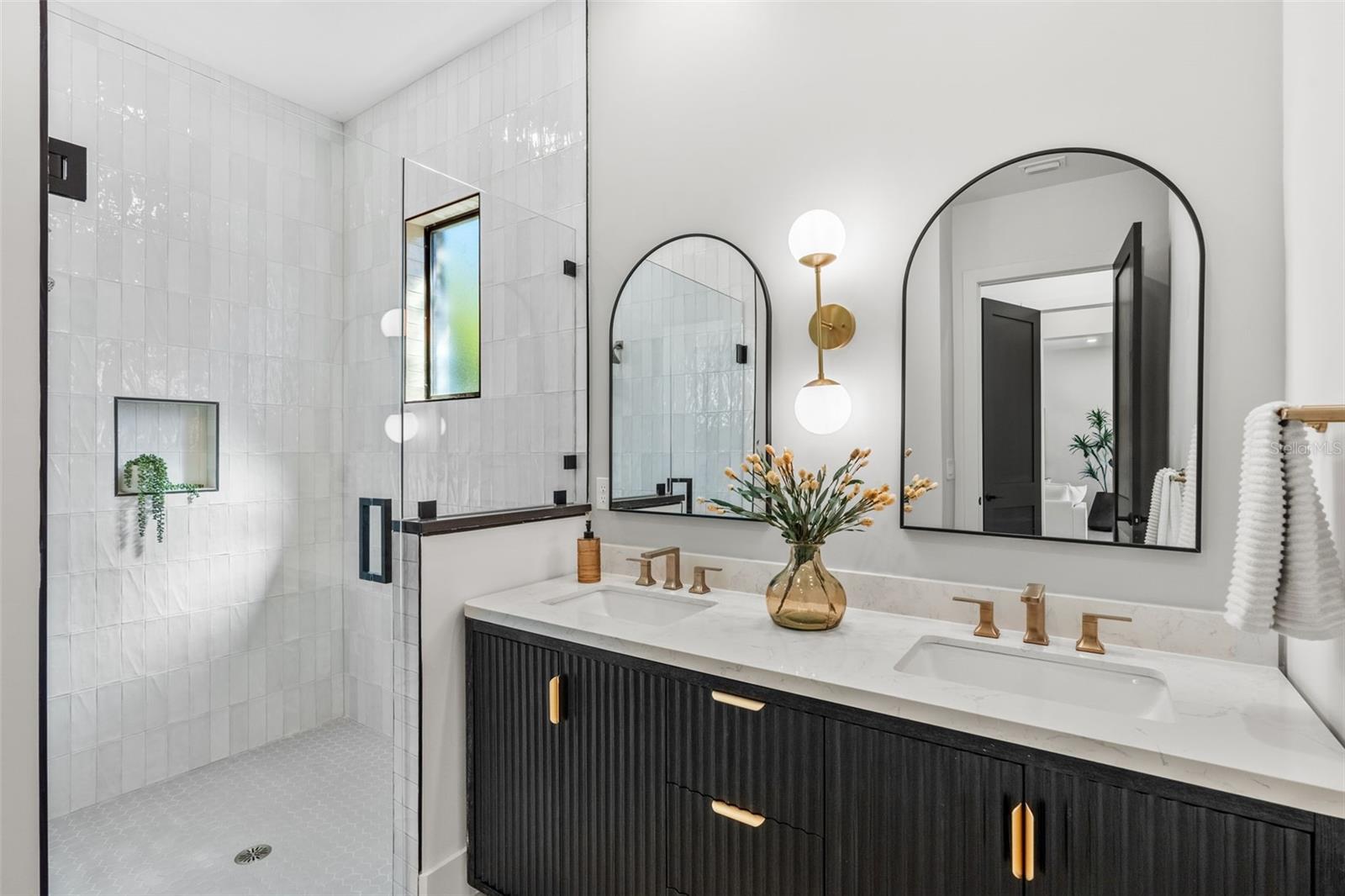 Listing photo id 20 for 1012 Stetson Street