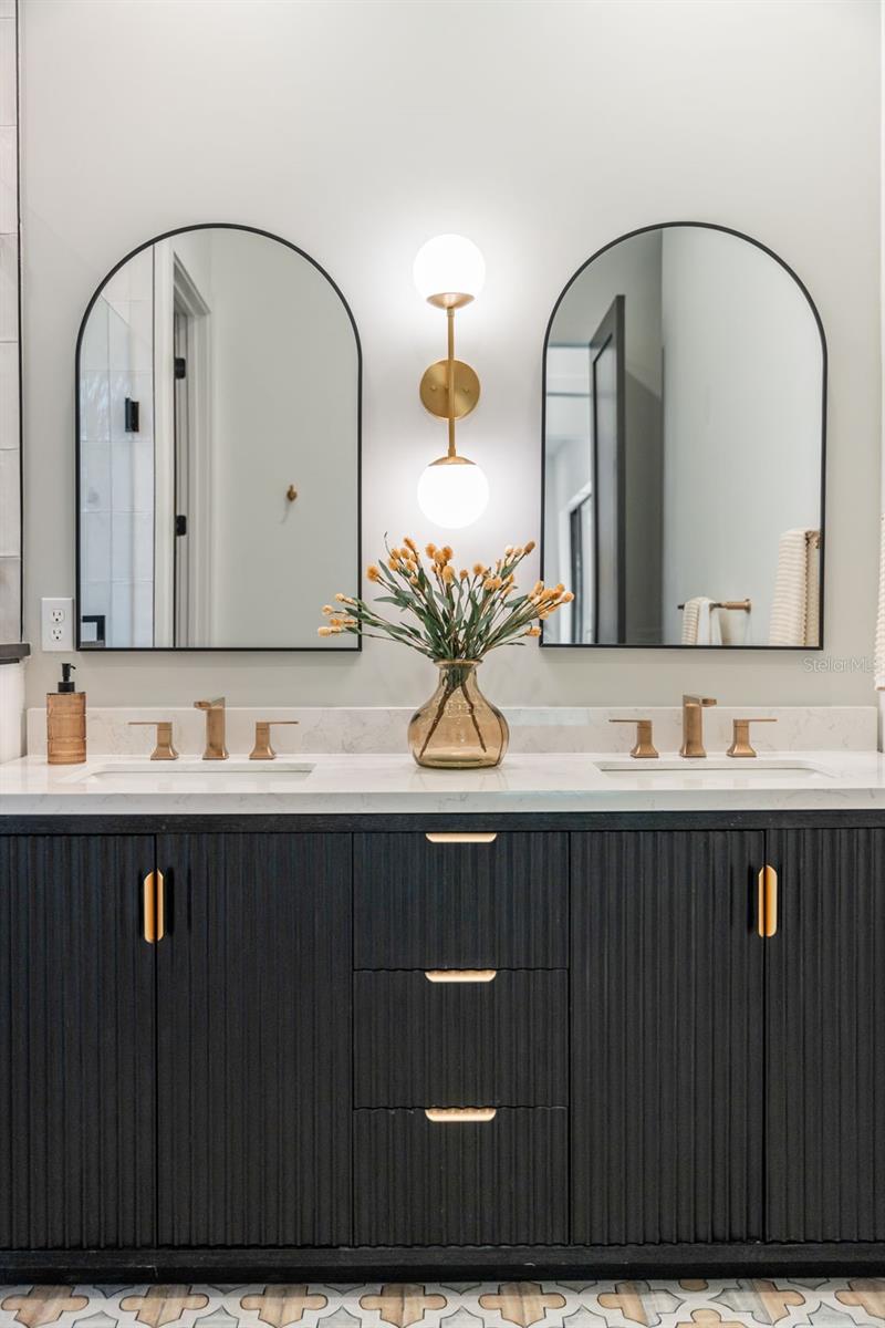 Listing photo id 21 for 1012 Stetson Street