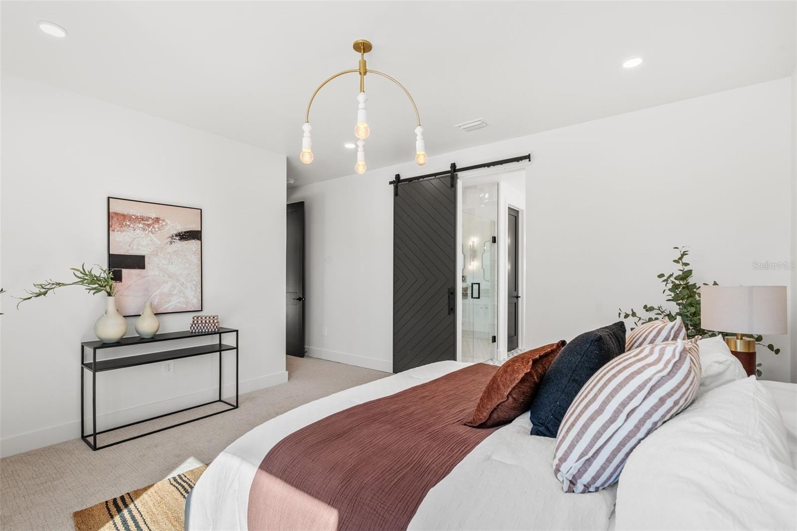 Listing photo id 24 for 1012 Stetson Street