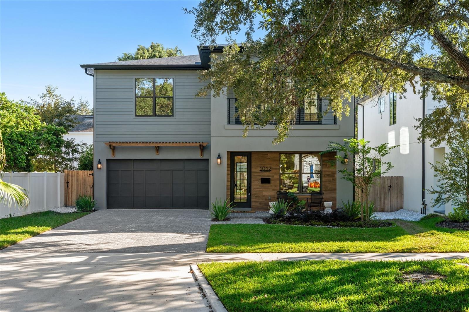 Listing photo id 1 for 1012 Stetson Street