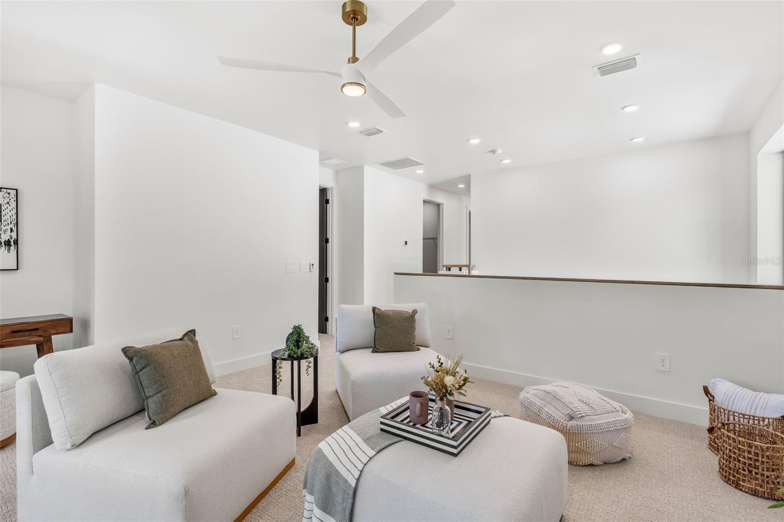 Listing photo id 33 for 1012 Stetson Street