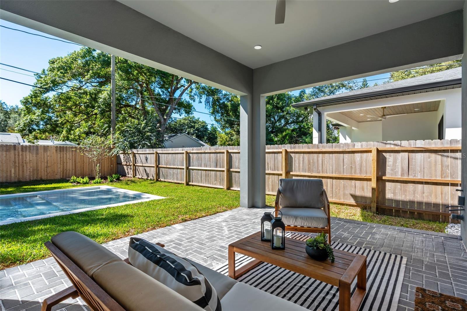 Listing photo id 38 for 1012 Stetson Street