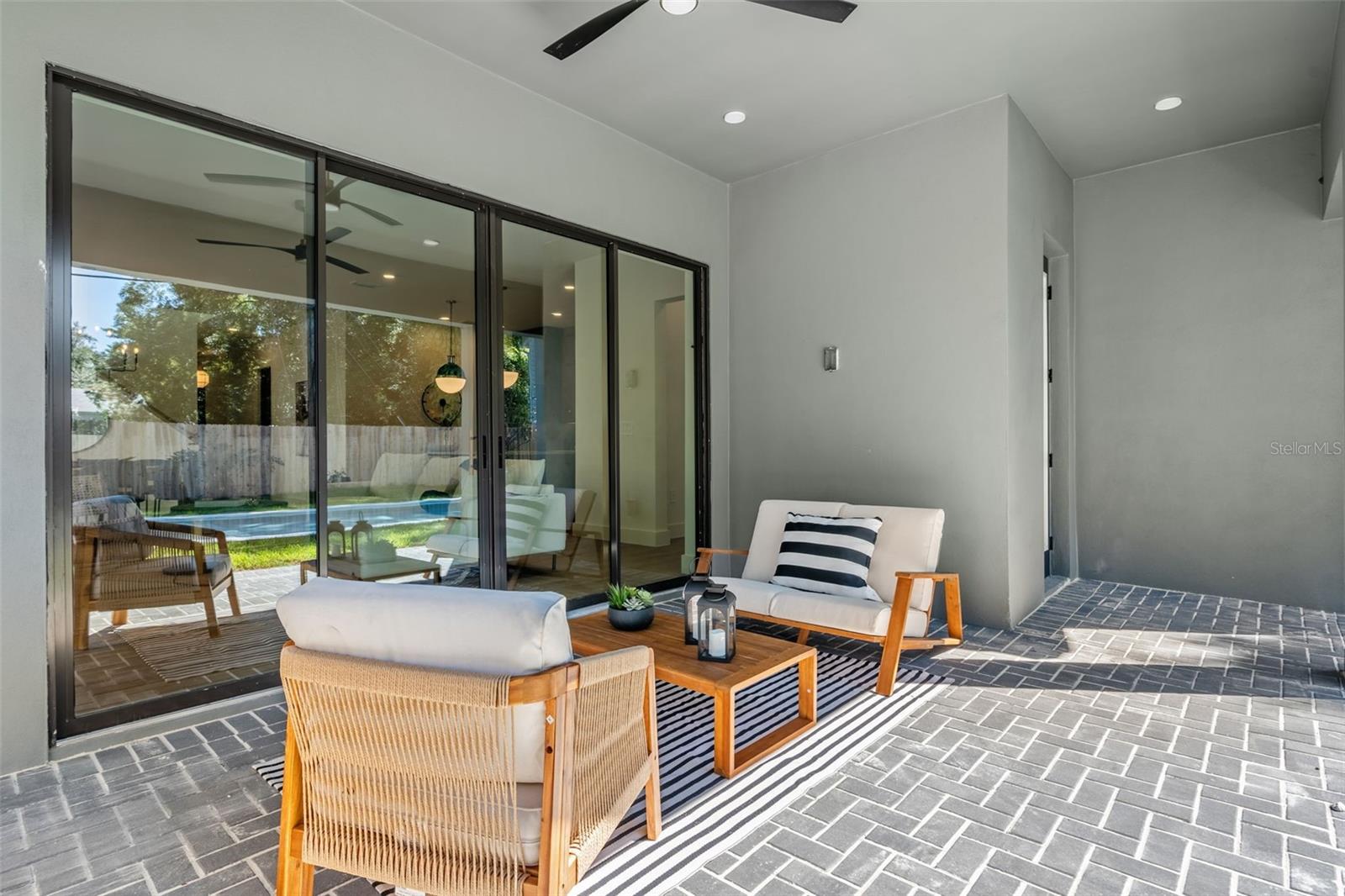 Listing photo id 39 for 1012 Stetson Street
