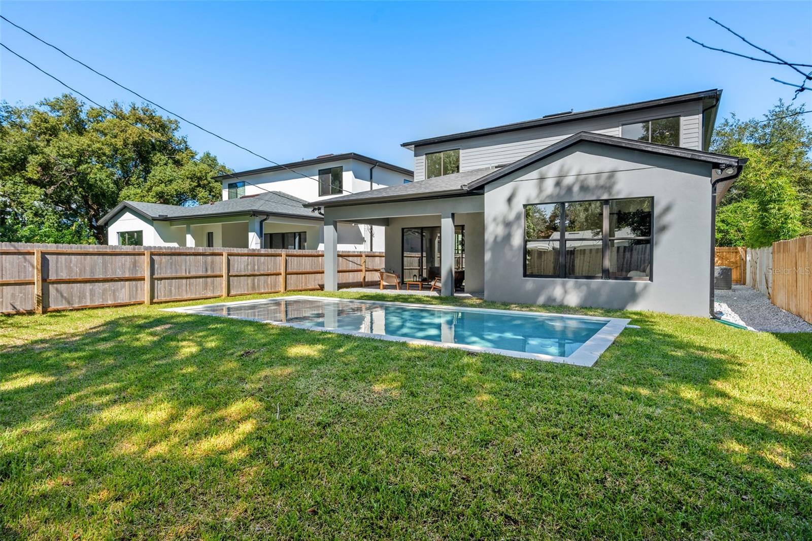 Listing photo id 40 for 1012 Stetson Street