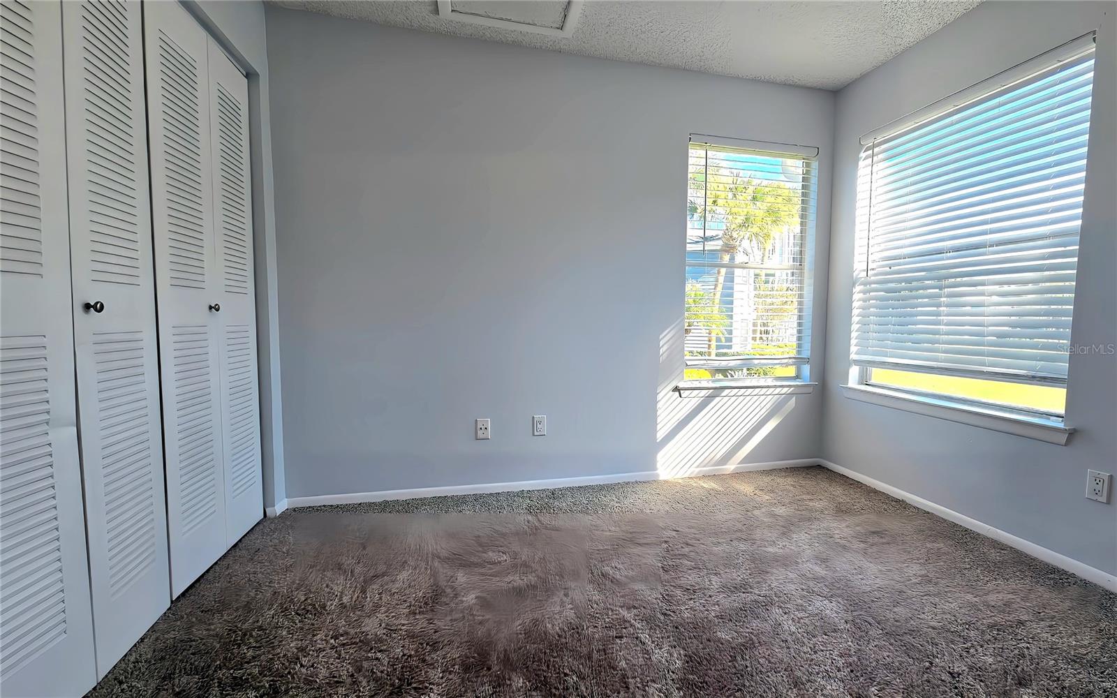 Image 25 of 41 For 2604 Grassy Point Drive 206