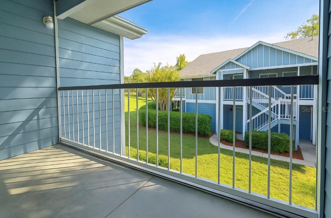 Image 27 of 41 For 2604 Grassy Point Drive 206