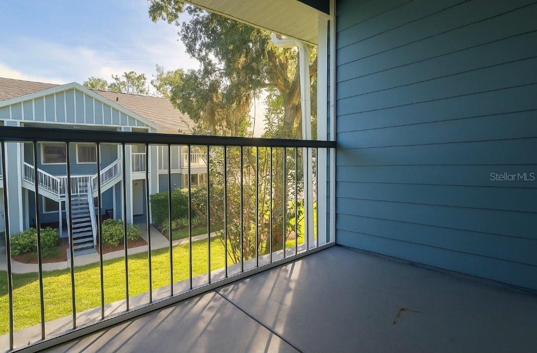 Image 28 of 41 For 2604 Grassy Point Drive 206