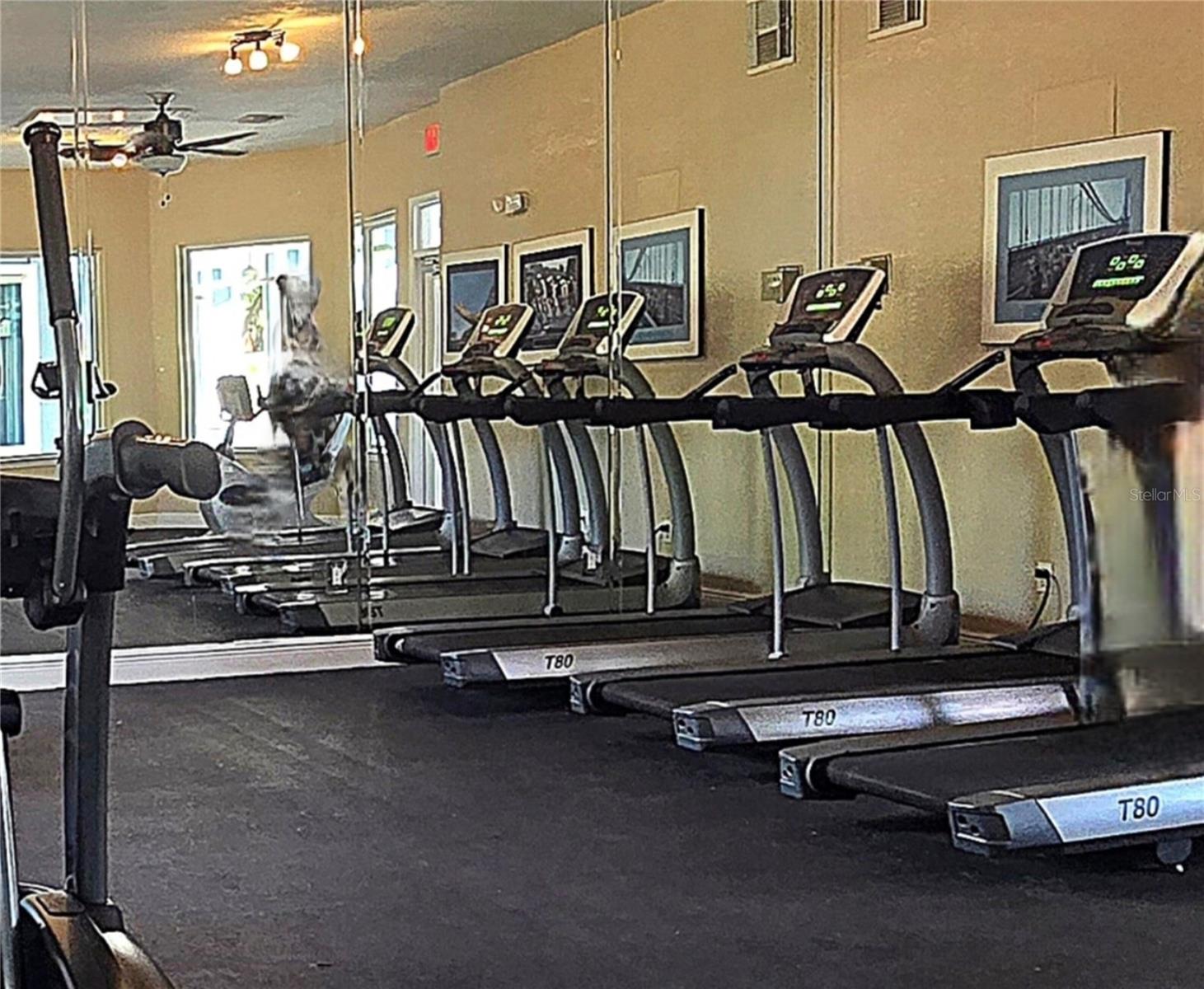 Image 34 of 41 For 2604 Grassy Point Drive 206