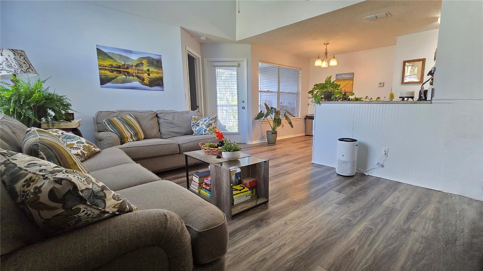 Image 4 of 24 For 2604 Grassy Point Drive 206