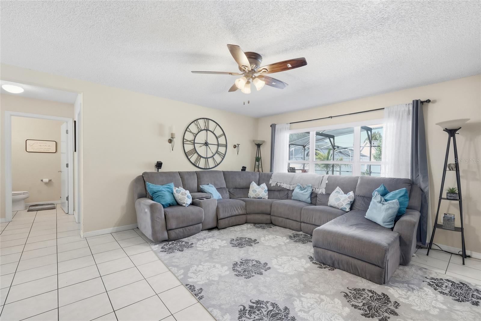 Image 14 of 46 For 4416 Philadelphia Cir