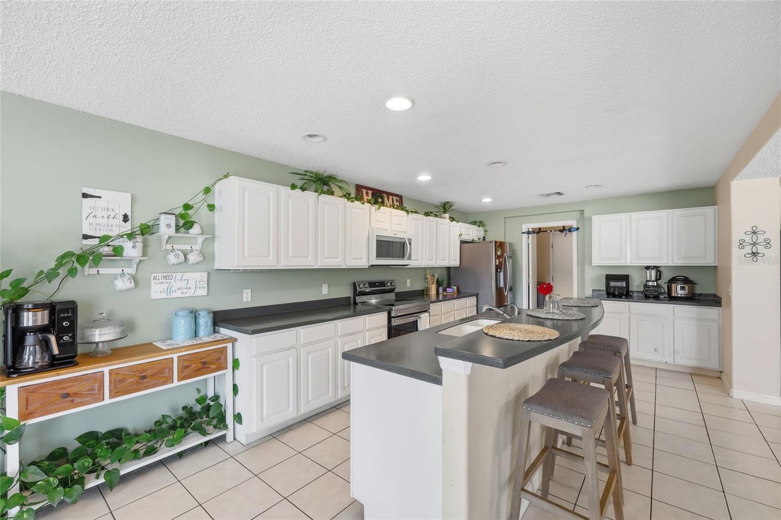 Image 17 of 46 For 4416 Philadelphia Cir
