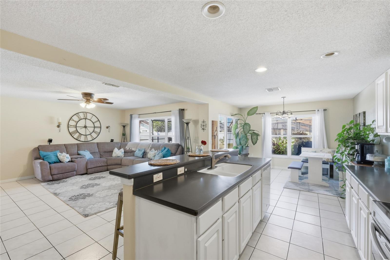 Image 19 of 46 For 4416 Philadelphia Cir